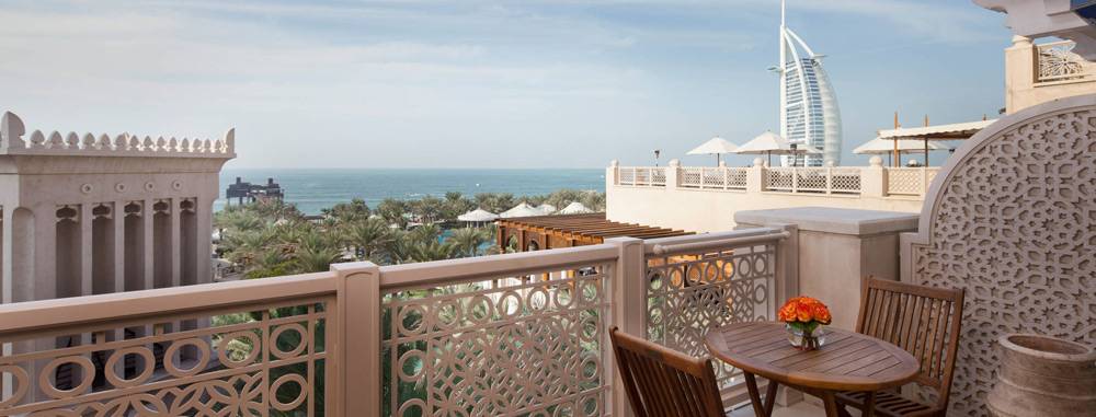 Hotels & Resorts